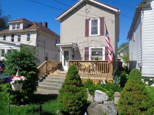 209 Zebra St, Van Buren Bay, NY 14048-1839