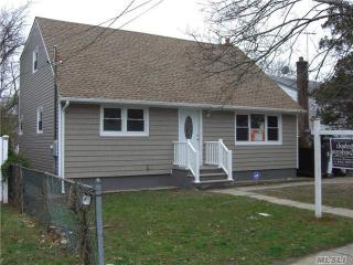 122 Frederick Ave, Roosevelt, NY 11575-2311