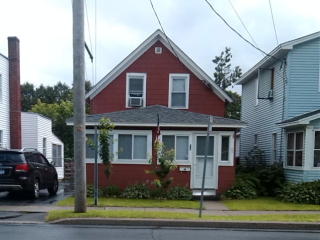 38 Elizabeth St, Plattsburgh, NY 12901-3519