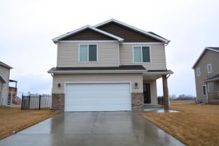 5543 27th St, Fargo, ND 58104-7122