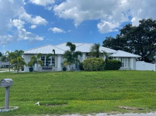 397 Kilpatrick Ave, Fort Pierce, FL 34983-1663