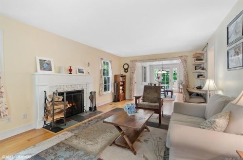 205 Evandale Rd, Scarsdale, NY 10583-1529