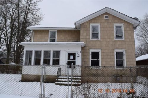 123 South Ave, Medina, NY 14103-1523