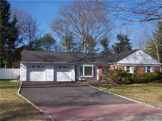 38 Summercress Ln, Coram, NY 11727-2619