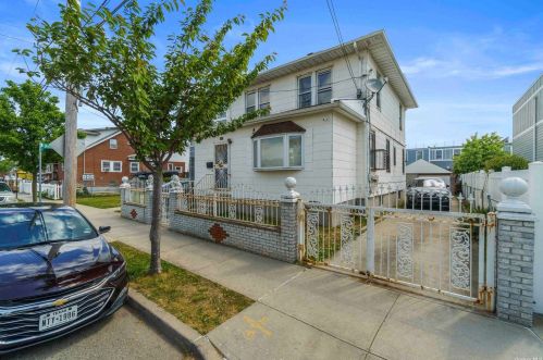 318 Beach 44th St, Far Rockaway, NY 11691-1218