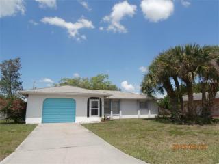 273 Dorchester Dr, Venice FL  34293-7201 exterior