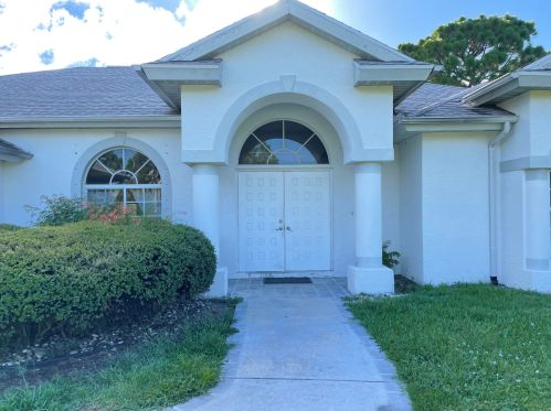 2862 Bakersfield St, Fort Pierce, FL 34952-5841