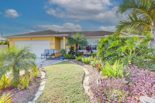 412 Tarra Ave, Fort Pierce, FL 34953-7826