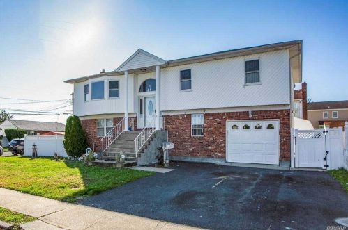 83 5th St, Bethpage, NY 11714-2507