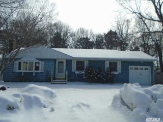 264 Donald Blvd, Holbrook, NY 11741-3813