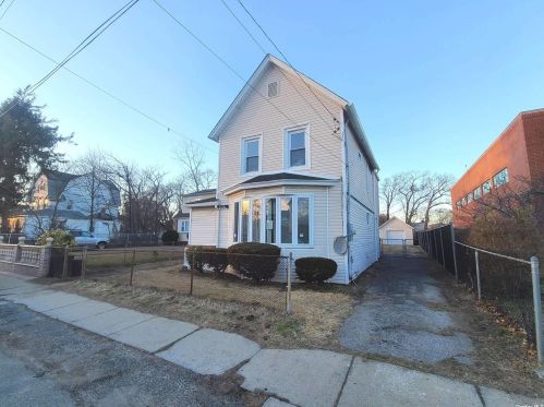 76 Centennial Ave, Roosevelt, NY 11575-2211