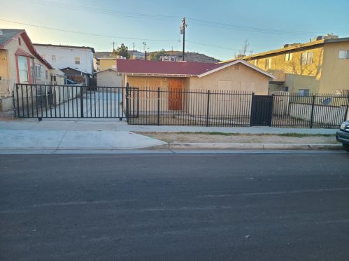 304 2nd Ave, Barstow, CA 92311-2242