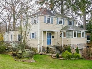 6 Senate Pl, Larchmont, NY 10538-1626