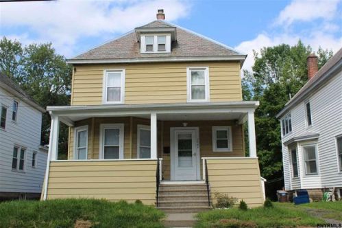 1027 Regent St, Schenectady, NY 12309-5824