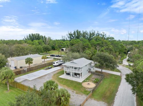 8670 Jay Gardens Ln, Fort Pierce FL  34945-3408 exterior