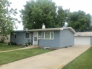 913 32nd St, Fargo, ND 58102-3051