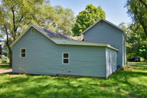 206 Pleasant St, Hartford, MI 49057-1235