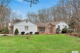 44 Bayberry Ln, Smithtown, NY 11787-3925