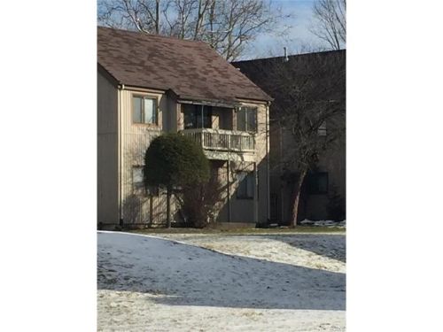 65 Sycamore Dr, Middletown, NY 10940-5457