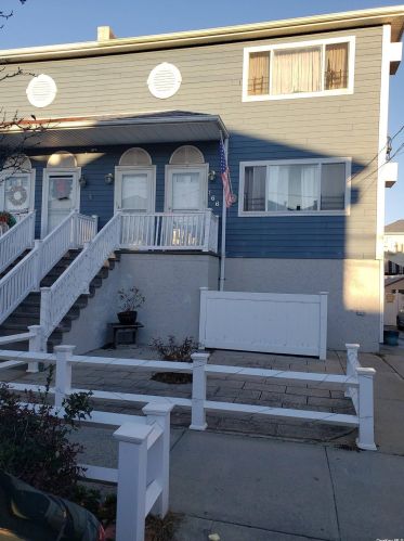 166 Beach 98th St, Far Rockaway, NY 11694-2851