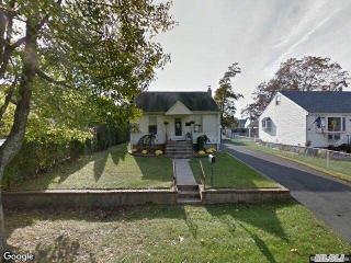 177 Indiana Ave, North Lindenhurst, NY 11757-4126