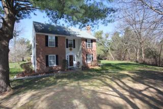 73 Federal Ln, Coram, NY 11727-1620