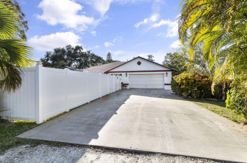 2009 43rd St, Fort Pierce FL  34947-1605 exterior