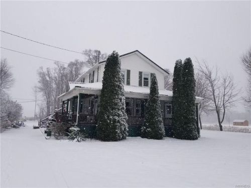 2777 Lyndonville Rd, Medina, NY 14103-9210