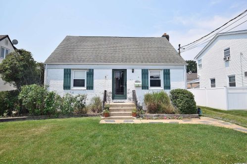 2398 Atlantic Blvd, North Wantagh, NY 11793-4231