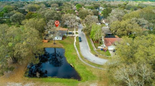 2376 Windsor Oaks Ave, Lutz, FL 33549-5860