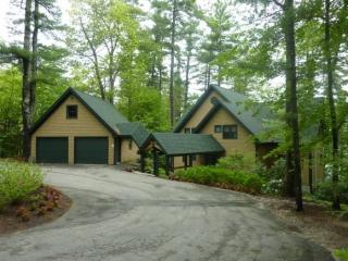 56 Pipers Point Ln, Alton, NH 03809-6033