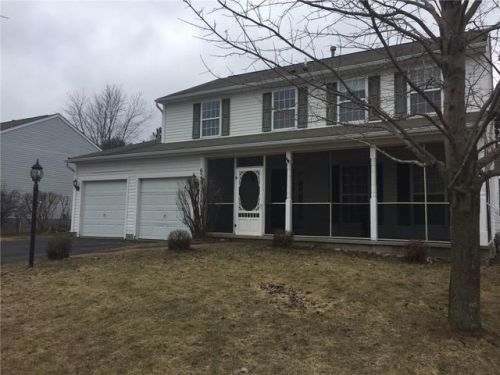 633 Crows Nest Ln, Macedon, NY 14502-8860