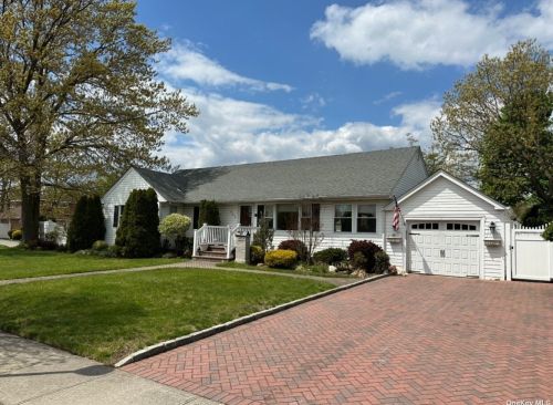 969 Douglas Ave, North Wantagh, NY 11793-1728