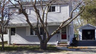 246 Lawrence Ave, Smithtown, NY 11787-3615