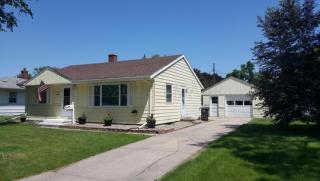 1406 12th St, Fargo, ND 58103-4132