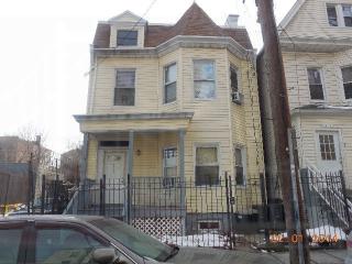 1116 Nelson Ave, Bronx NY  10452-4302 exterior