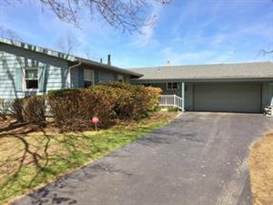 25 University Park, Fredonia, NY 14063-1731