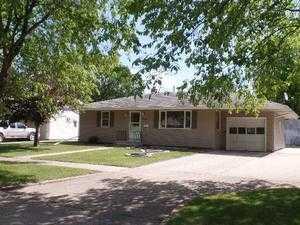 2205 10th St, Fargo ND  58102-5308 exterior