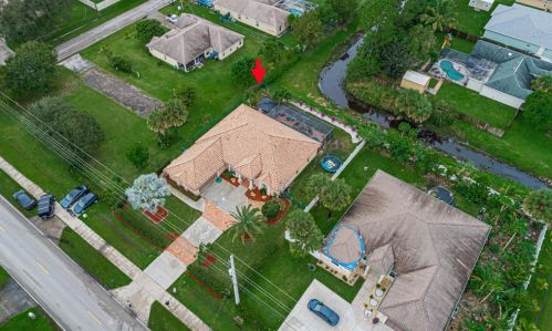 3766 Savona Blvd, Fort Pierce, FL 34953-5339