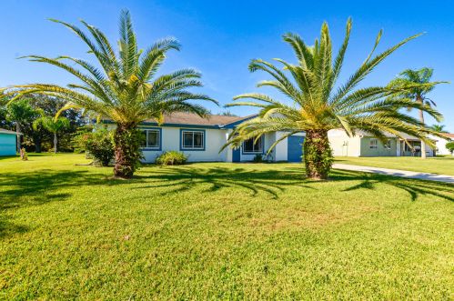 1652 Cascella Ct, Fort Pierce, FL 34952-7507