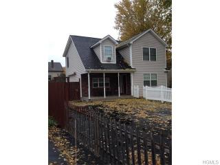 8 Hulse St, Wallkill, NY 12589-3110