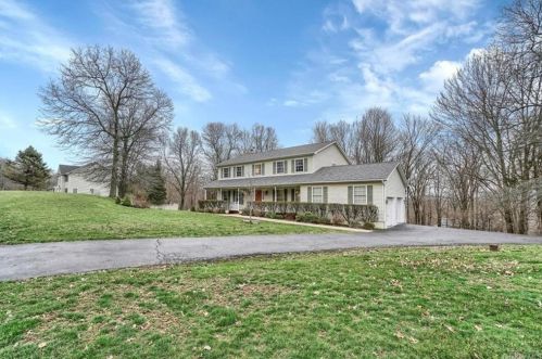 23 Melissa Ln, Washingtonville, NY 10992-2276