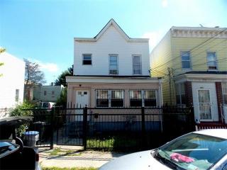 852 223rd St, Bronx NY  10466-4402 exterior