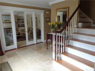 30 Daell Ln, South Setauket, NY 11720-4343