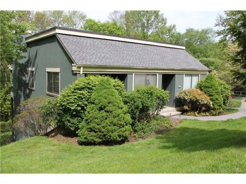 33 Heritage Hls, Somers Town, NY 10589-1221