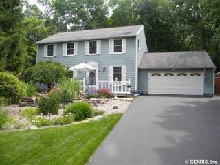 28 Thistlewood Ln, Spencerport, NY 14559-1712