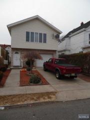 81 Home Pl, Lodi, NJ 07644-1513