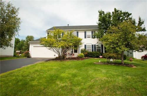 613 Crows Nest Ln, Macedon, NY 14502-8860