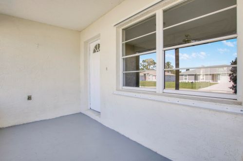 313 Dorchester St, Fort Pierce FL  34983-1636 exterior