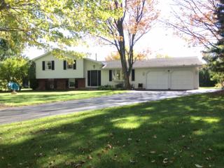 9 Highview Cir, Brockport, NY 14420-2653